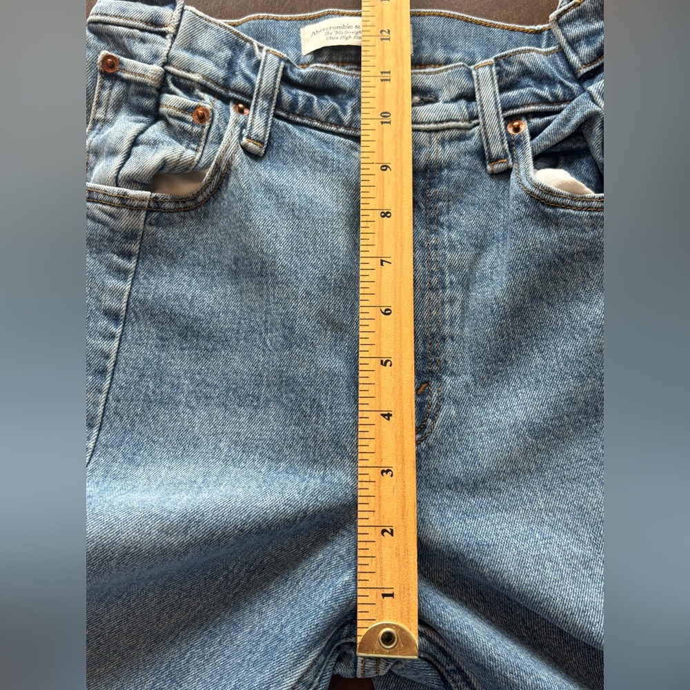 Abercrombie Curve Love 26|2s - 90s Straight Ultra High Rise Jean Vertical Splice - Picture 9 of 13